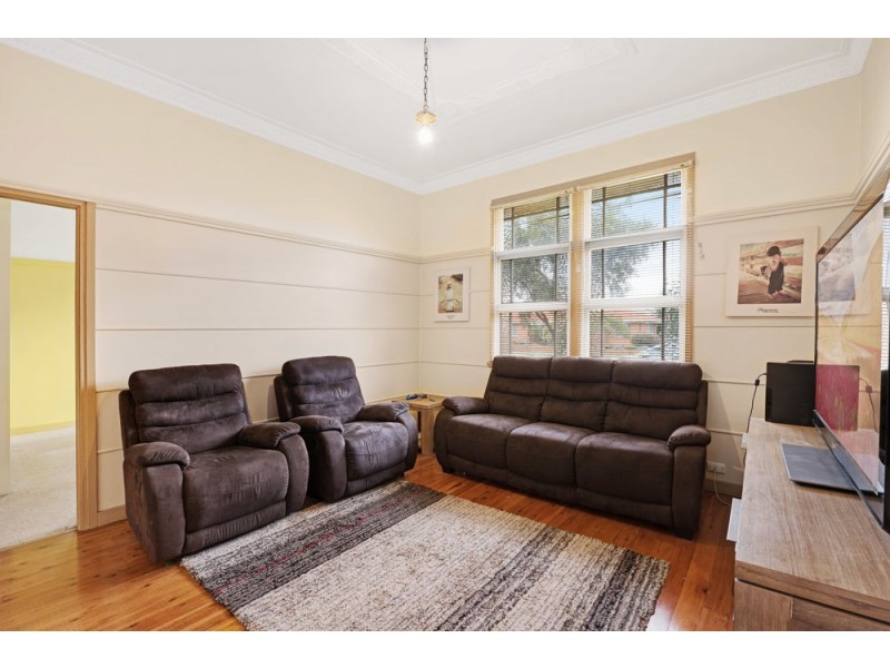 8 Allenby Street, Newtown QLD 4350