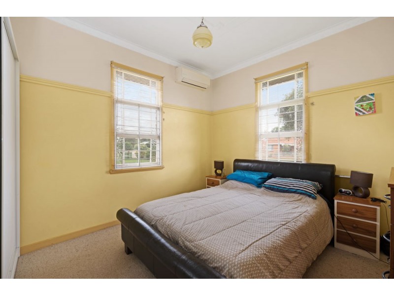 8 Allenby Street, Newtown QLD 4350