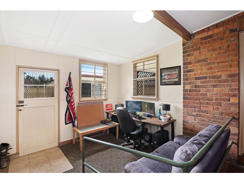 8 Allenby Street, Newtown QLD 4350