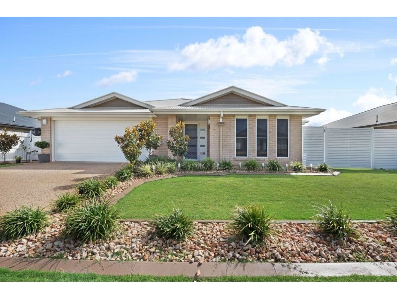 56 Entabeni Drive, Kearneys Spring QLD 4350