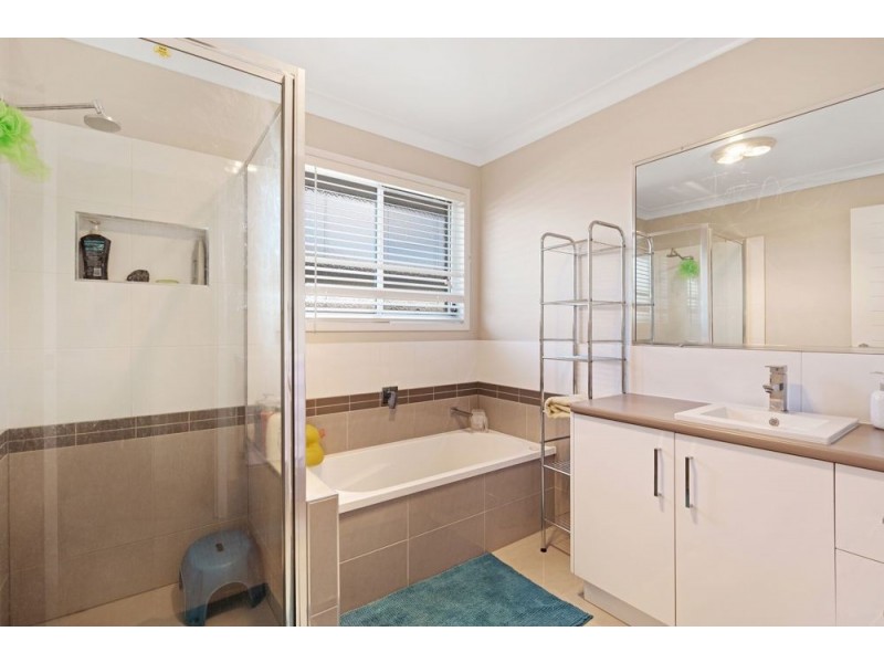 56 Entabeni Drive, Kearneys Spring QLD 4350