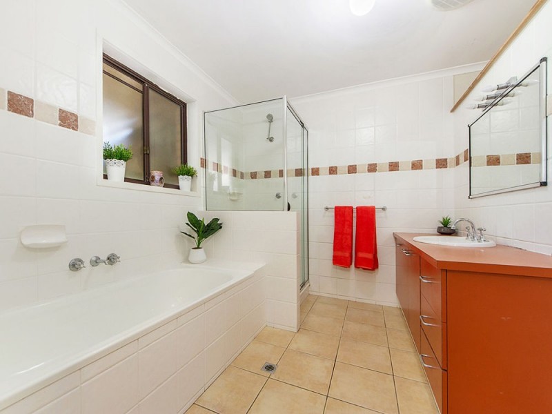 49 Tamworth Drive, Helensvale QLD 4212