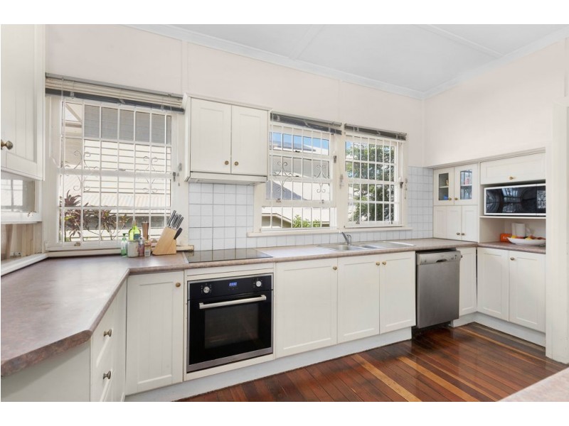 11 Rowton Street, Holland Park QLD 4121