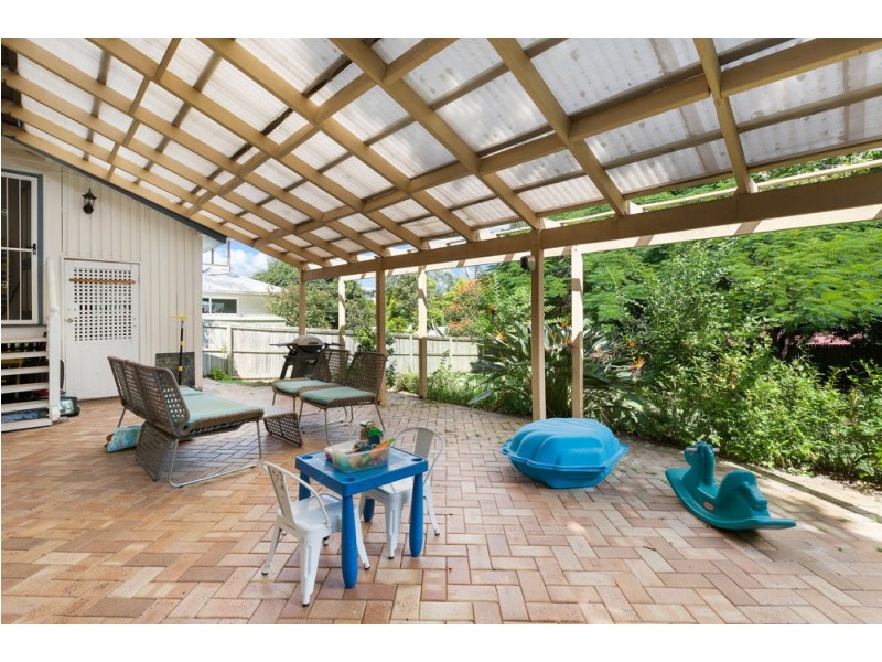 11 Rowton Street, Holland Park QLD 4121