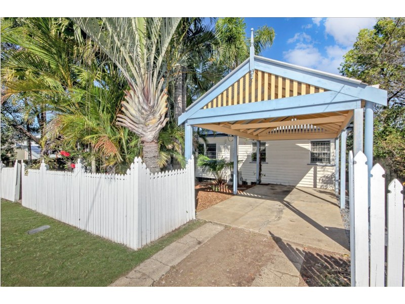 11 Rowton Street, Holland Park QLD 4121