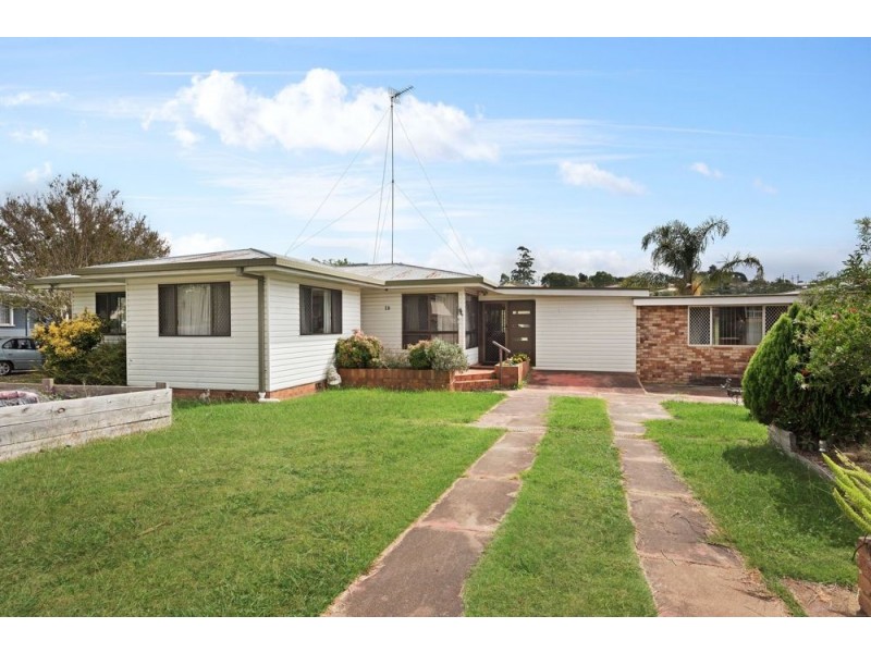 19 Teesdale Avenue, Newtown QLD 4350