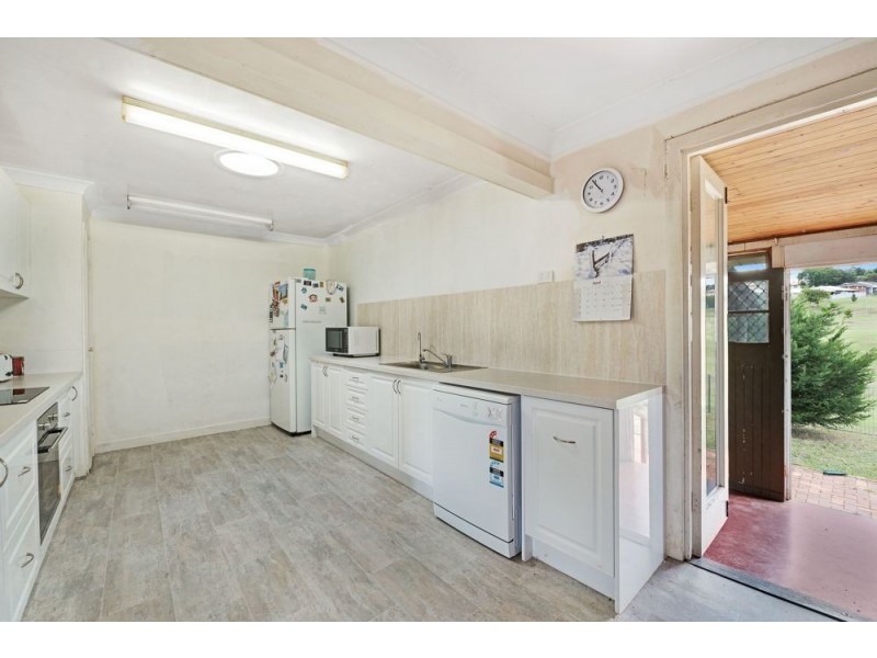 19 Teesdale Avenue, Newtown QLD 4350