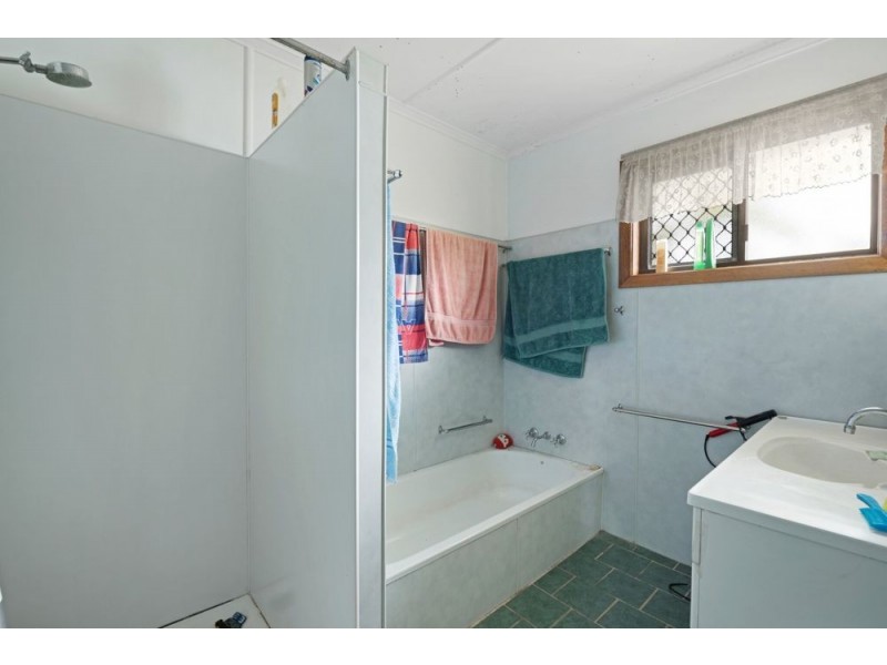 19 Teesdale Avenue, Newtown QLD 4350