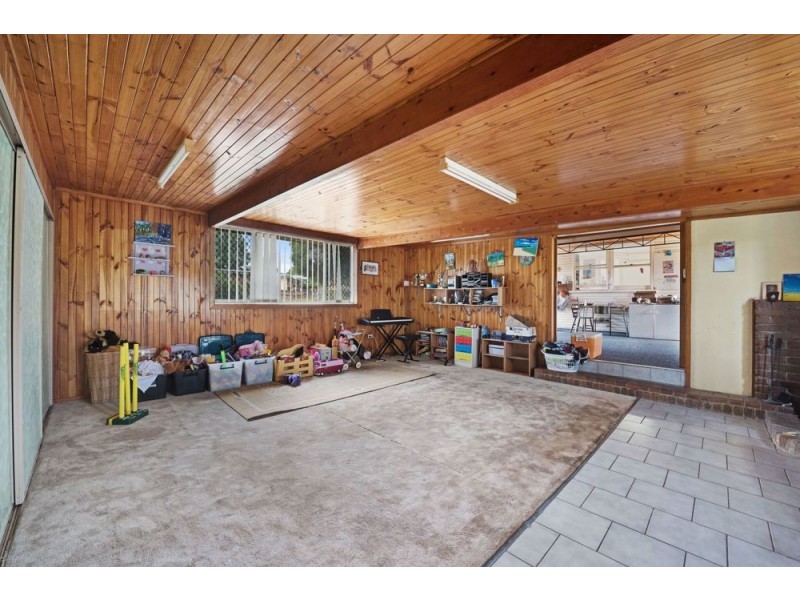 19 Teesdale Avenue, Newtown QLD 4350