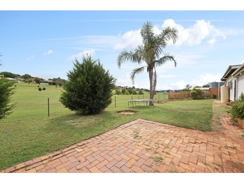 19 Teesdale Avenue, Newtown QLD 4350