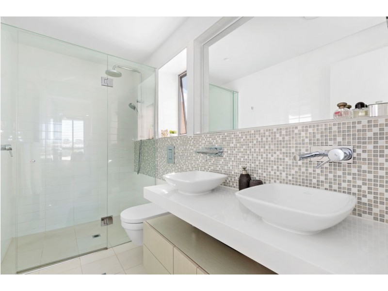 10/29-31 Shore Street East, Cleveland QLD 4163