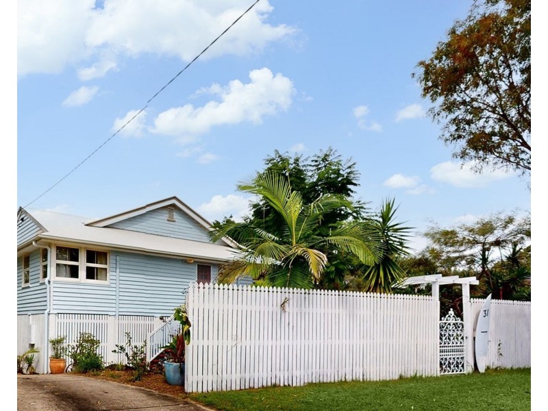 31 Bishop Road, Beachmere QLD 4510