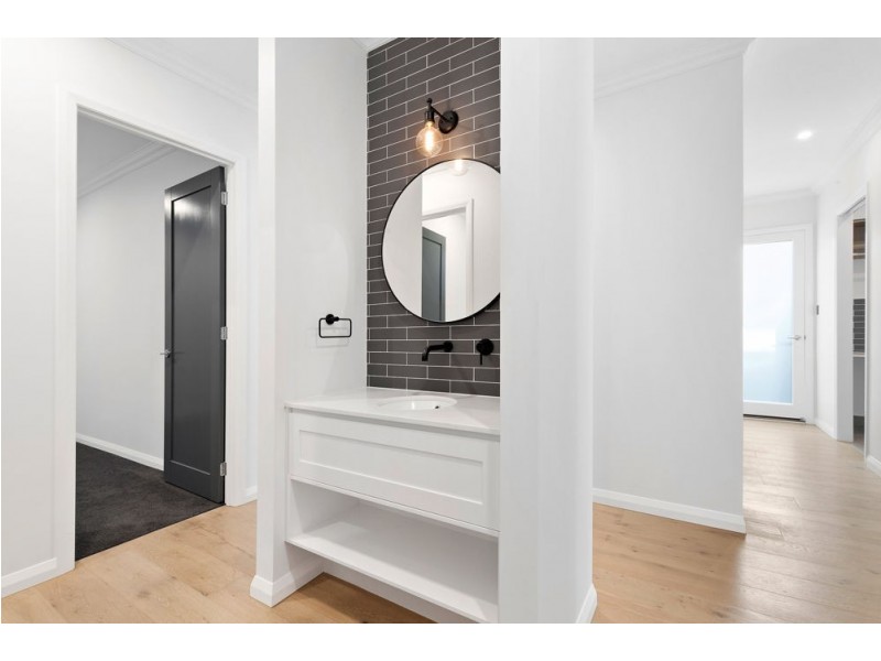 46 Victoria Street, Balmoral QLD 4171