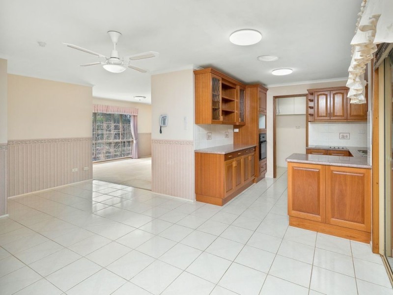 33 Albany Forest Drive, Albany Creek QLD 4035