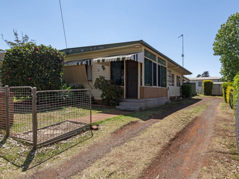 50 Hampton Street, Harristown QLD 4350
