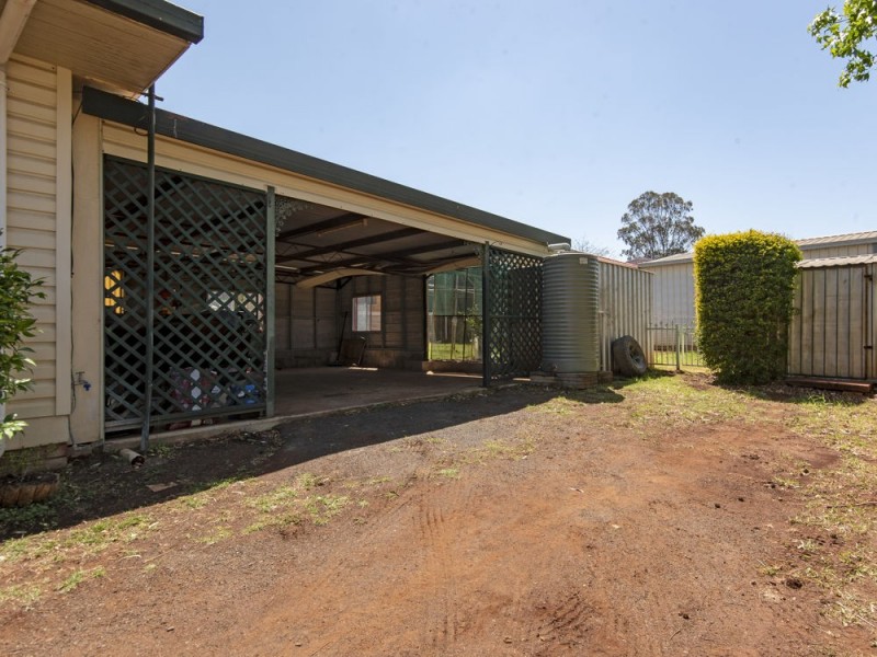 50 Hampton Street, Harristown QLD 4350
