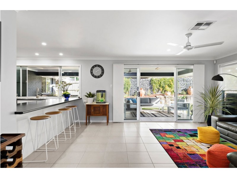 8 Confluence Court, Eatons Hill QLD 4037