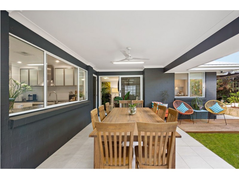 8 Confluence Court, Eatons Hill QLD 4037