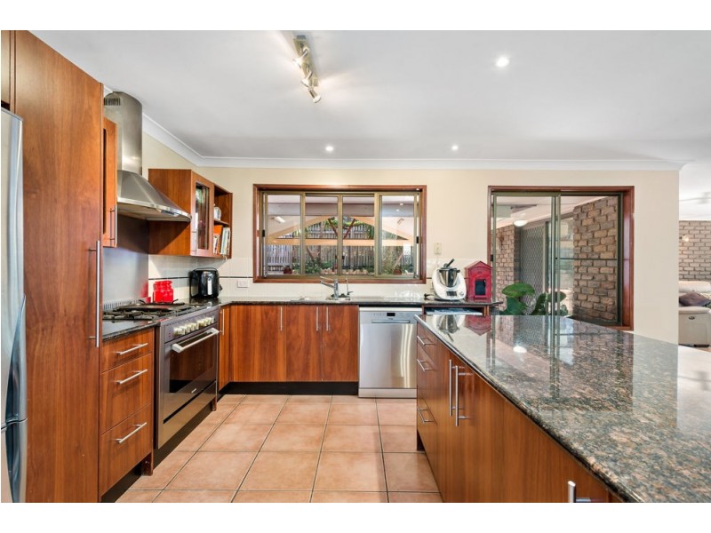 4 Eucalyptus Place, Albany Creek QLD 4035