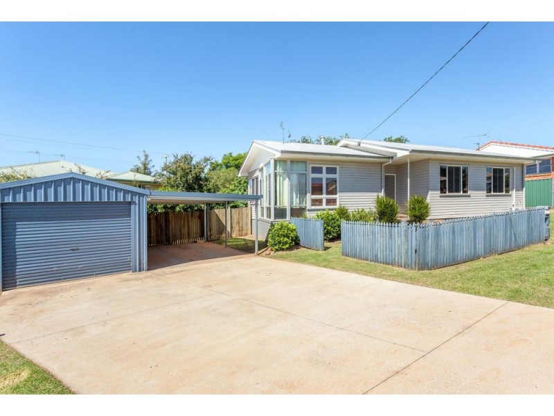 8 Drayton Road, Harristown QLD 4350