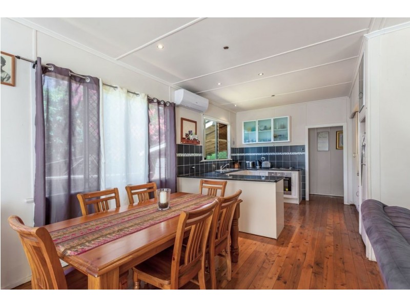 8 Drayton Road, Harristown QLD 4350