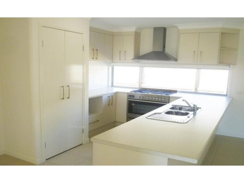 11 Estuary Avenue, Victoria Point QLD 4165