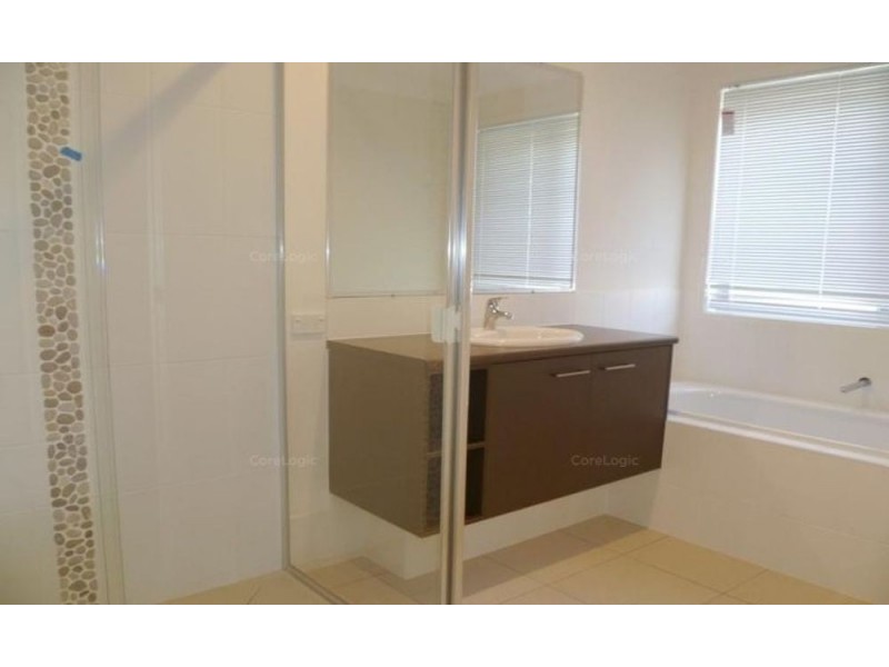 11 Estuary Avenue, Victoria Point QLD 4165