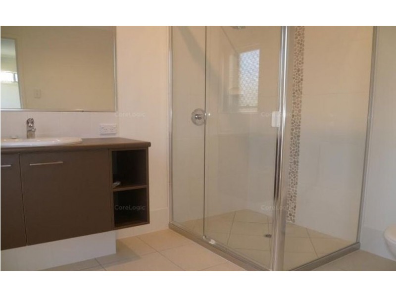 11 Estuary Avenue, Victoria Point QLD 4165