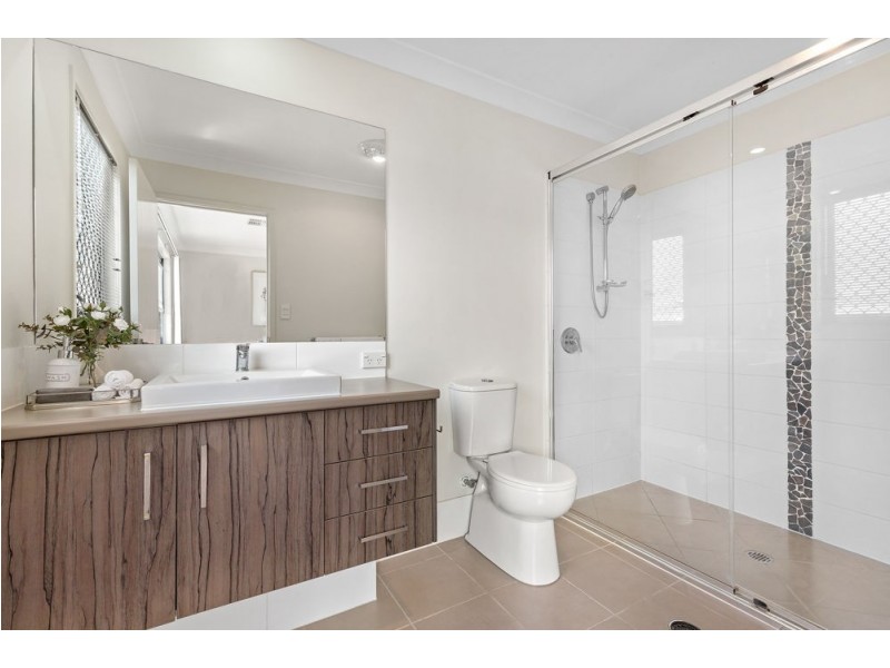 25 Bailey Street, Wakerley QLD 4154