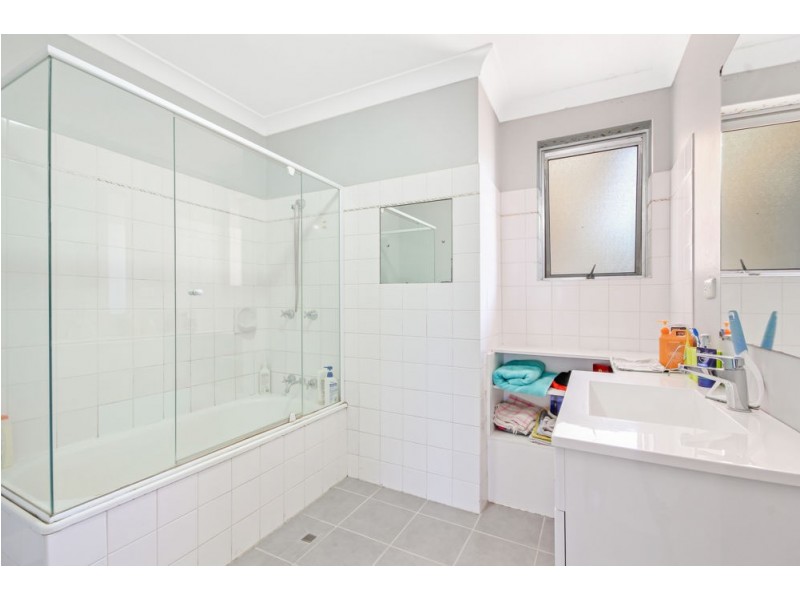 2/8 Drummond Street, Greenslopes QLD 4120