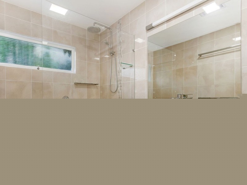 16 Tasman Street, Stafford Heights QLD 4053