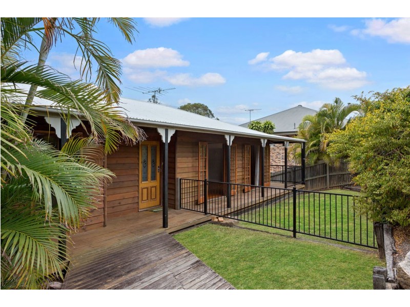 22 Tonnere Court, Eatons Hill QLD 4037