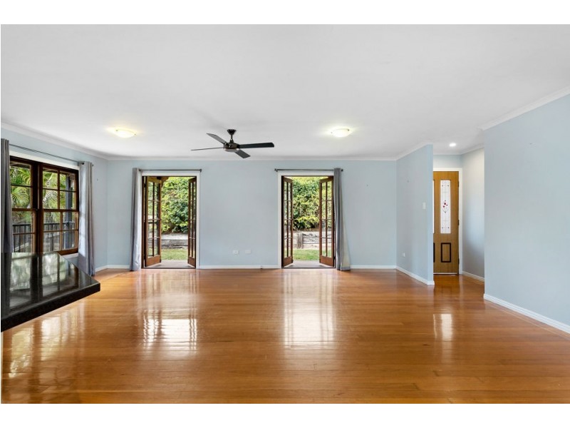 22 Tonnere Court, Eatons Hill QLD 4037