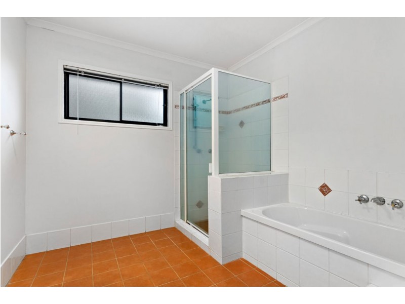 22 Tonnere Court, Eatons Hill QLD 4037