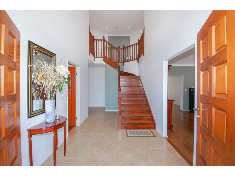 2 Delonix Court, Arundel QLD 4214
