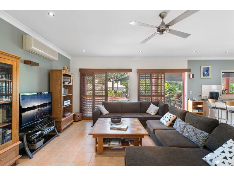 2 Delonix Court, Arundel QLD 4214