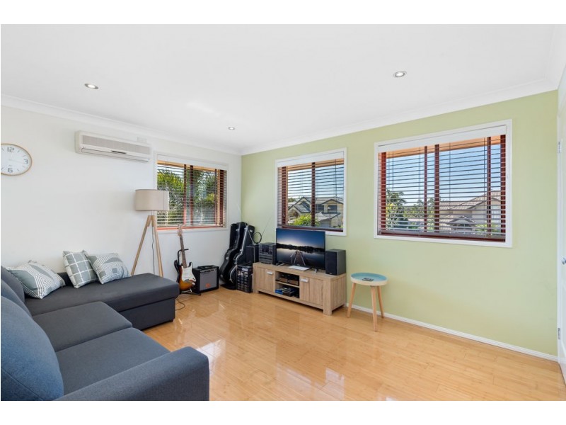 2 Delonix Court, Arundel QLD 4214