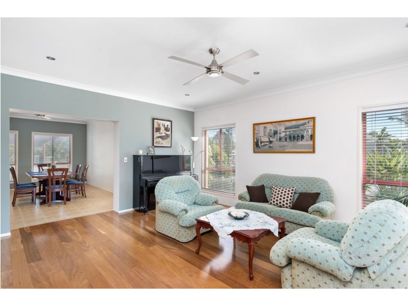 2 Delonix Court, Arundel QLD 4214