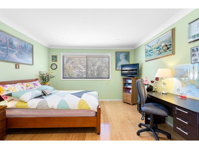 2 Delonix Court, Arundel QLD 4214