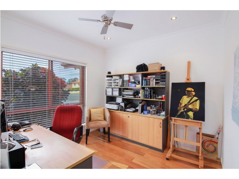 2 Delonix Court, Arundel QLD 4214