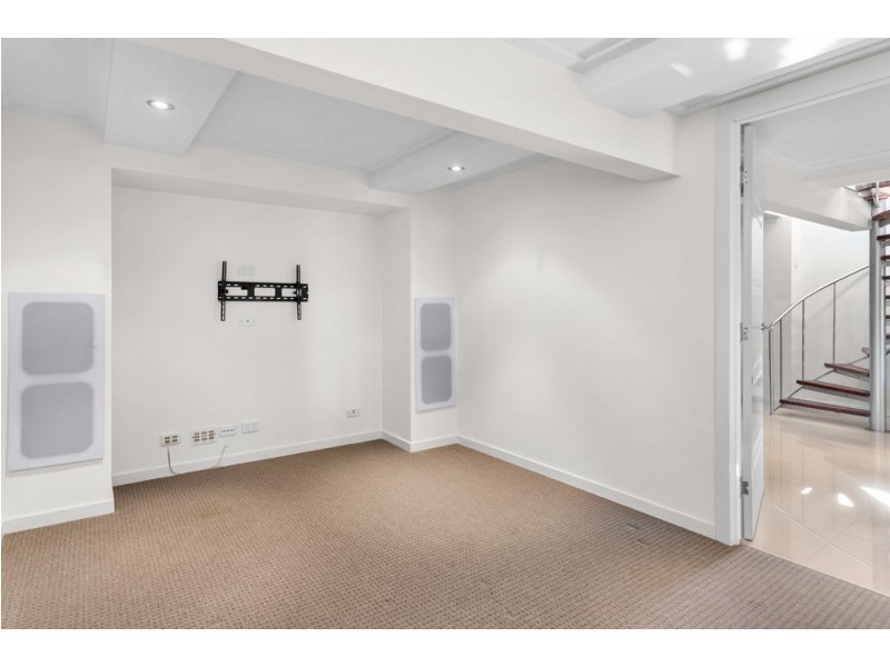 16 Knutsford Street, Chermside West QLD 4032