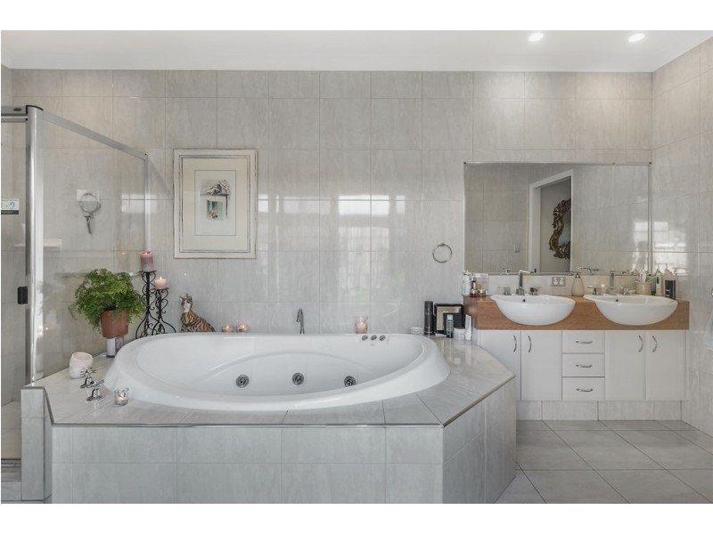 18 Zeus Circuit, Coomera QLD 4209