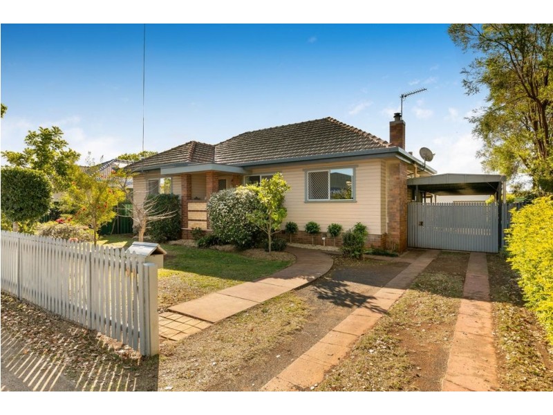 91 Anzac Avenue, Newtown QLD 4350