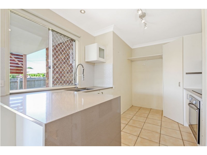 2 Michael Street, Wynnum West QLD 4178