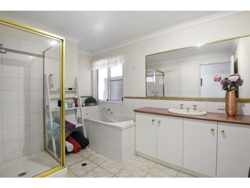 21 Mengel Court, Middle Ridge QLD 4350