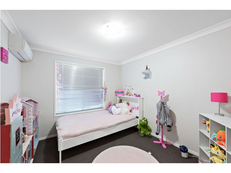 7 Page Court, Kearneys Spring QLD 4350