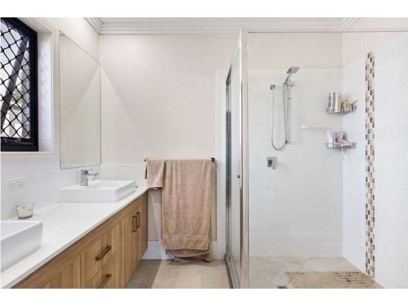 114 Main Street, Redland Bay QLD 4165