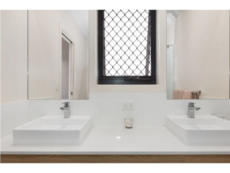 114 Main Street, Redland Bay QLD 4165