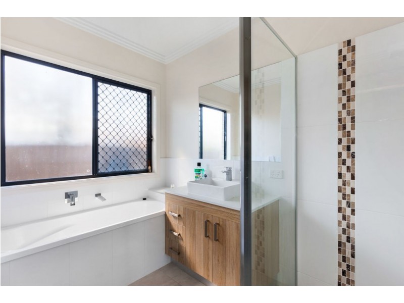 114 Main Street, Redland Bay QLD 4165