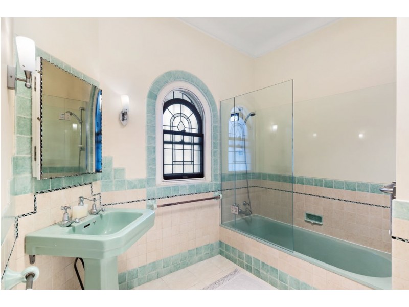 6 Sector Street, Coorparoo QLD 4151